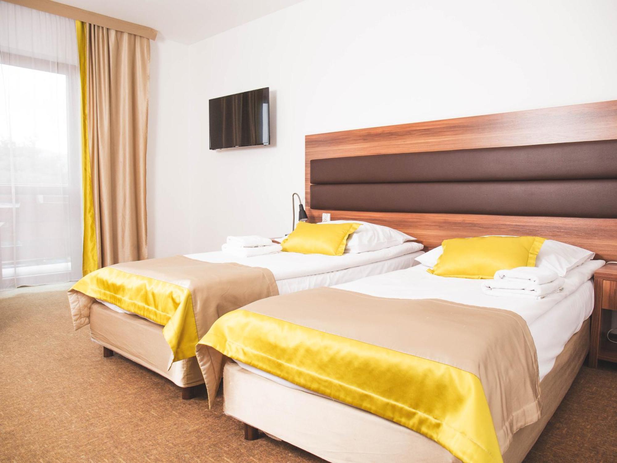 Hotel Beskidian Wegierska Gorka Buitenkant foto