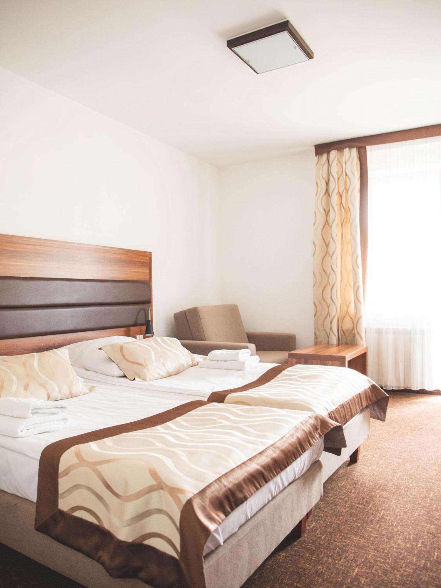 Hotel Beskidian Wegierska Gorka Buitenkant foto