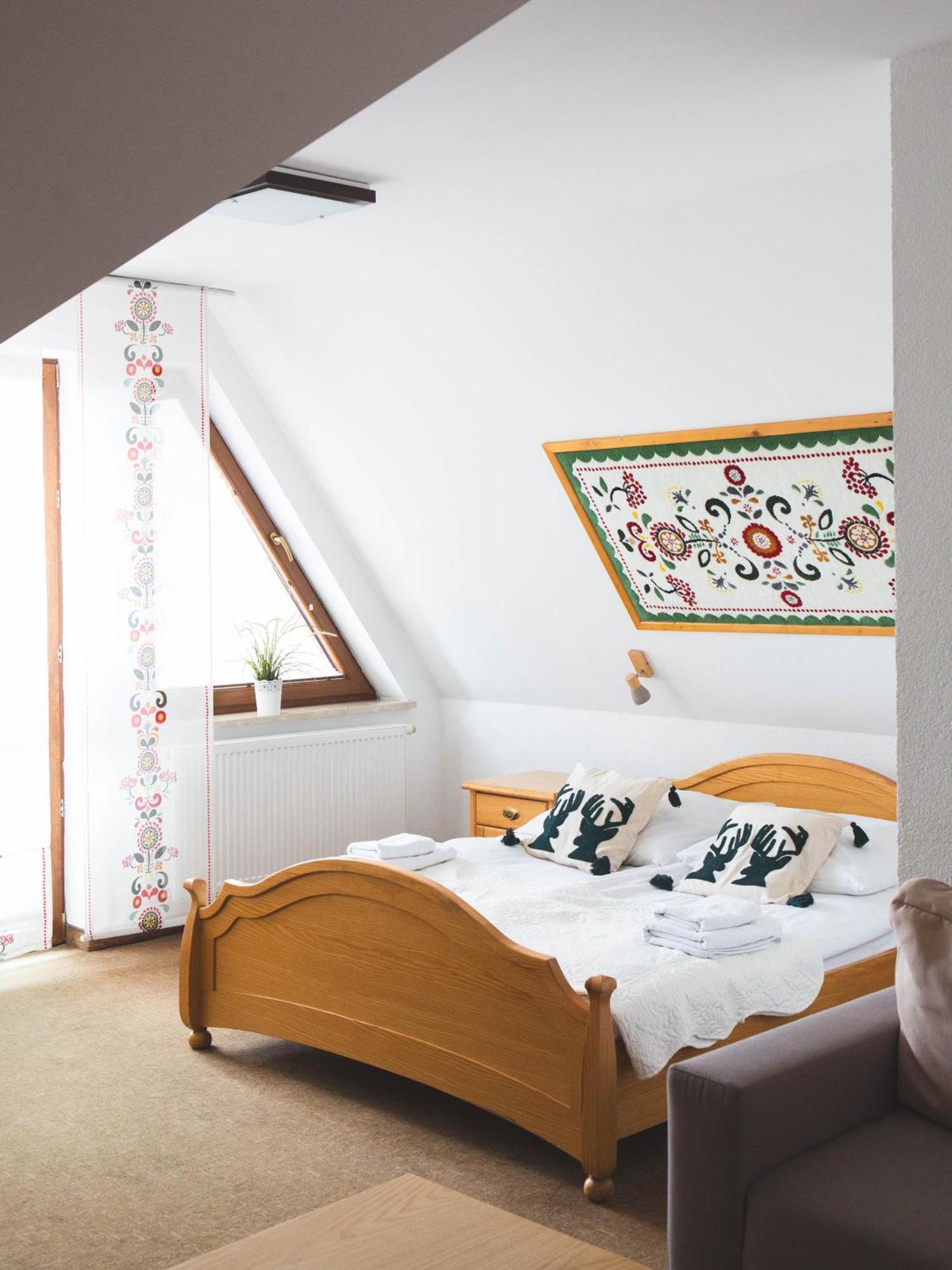 Hotel Beskidian Wegierska Gorka Buitenkant foto