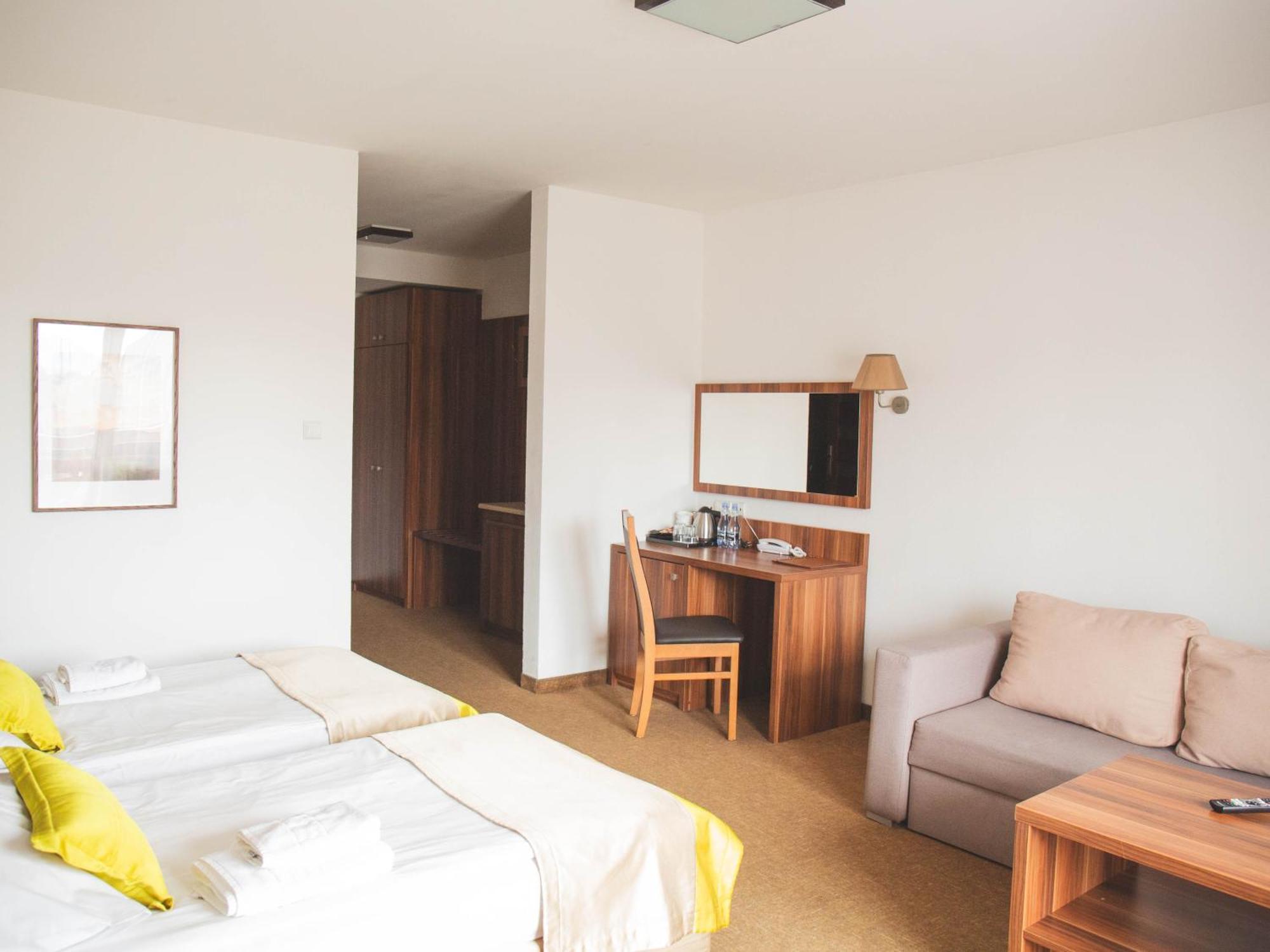 Hotel Beskidian Wegierska Gorka Buitenkant foto
