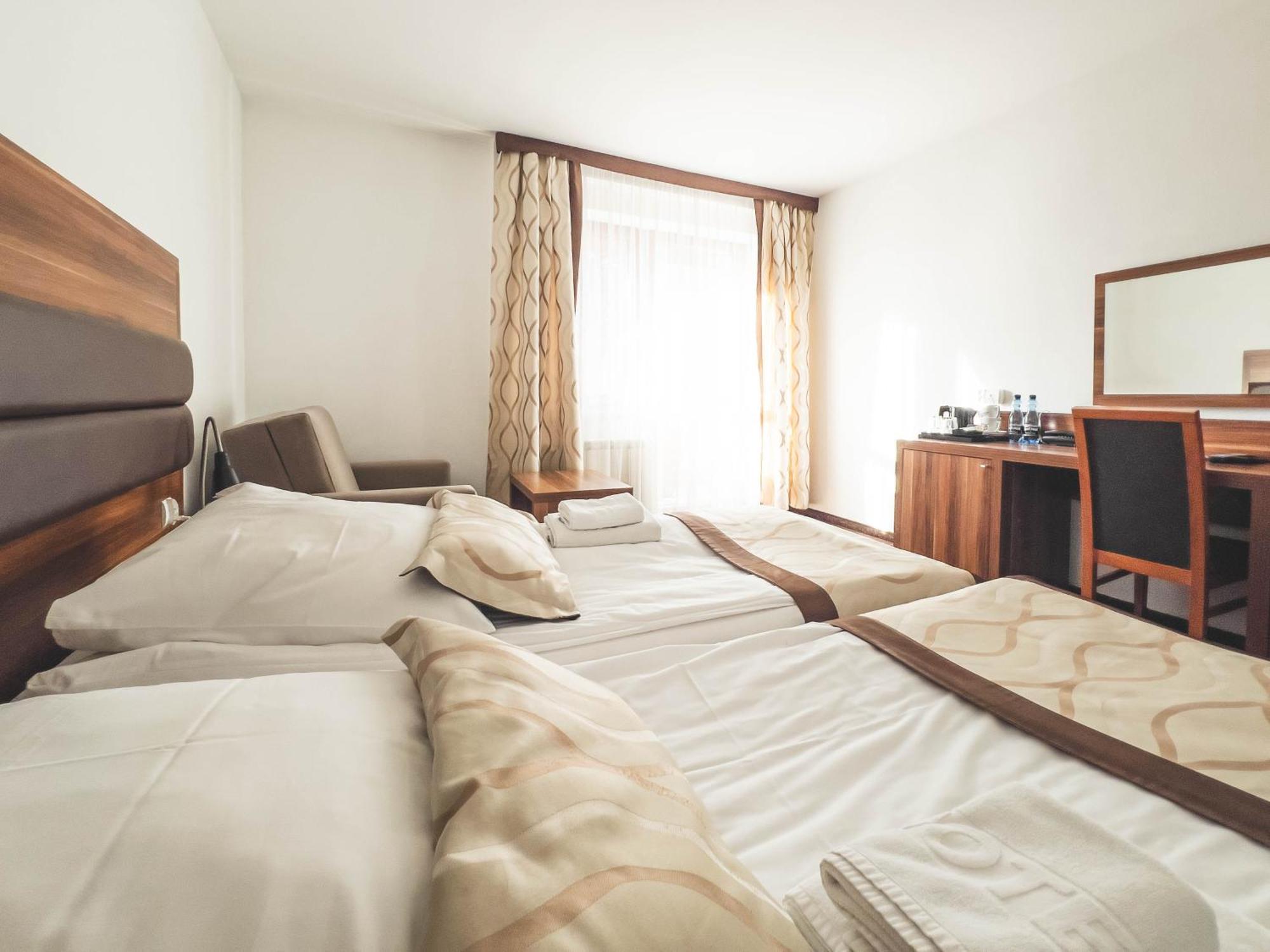 Hotel Beskidian Wegierska Gorka Buitenkant foto