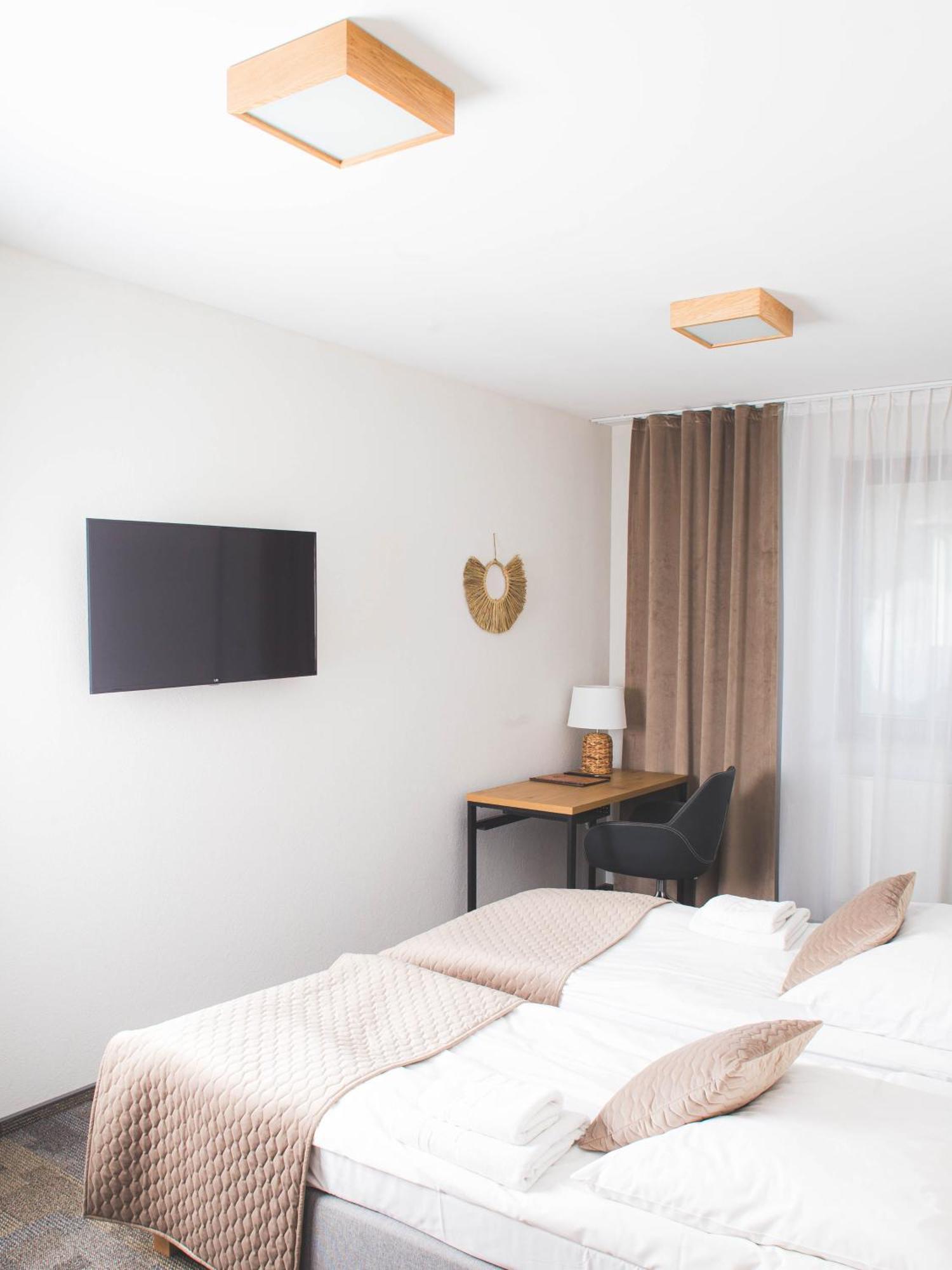 Hotel Beskidian Wegierska Gorka Buitenkant foto