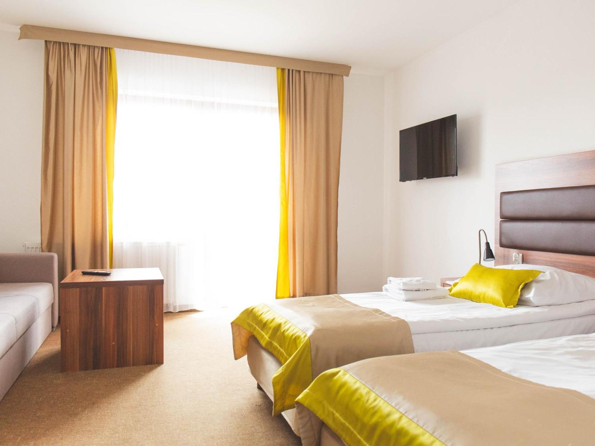 Hotel Beskidian Wegierska Gorka Buitenkant foto