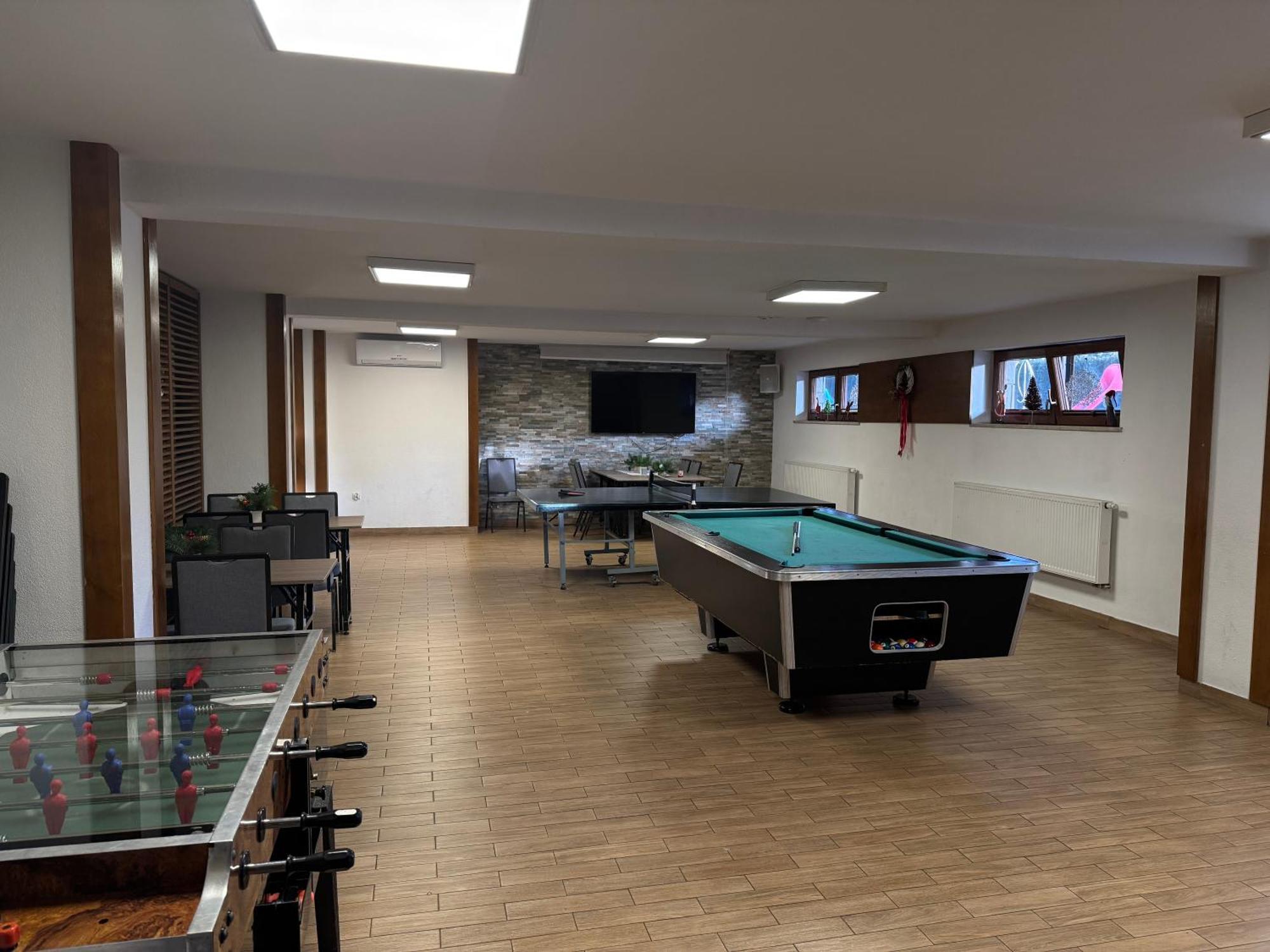 Hotel Beskidian Wegierska Gorka Buitenkant foto