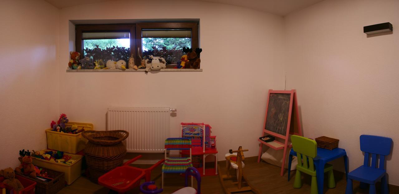 Hotel Beskidian Wegierska Gorka Buitenkant foto