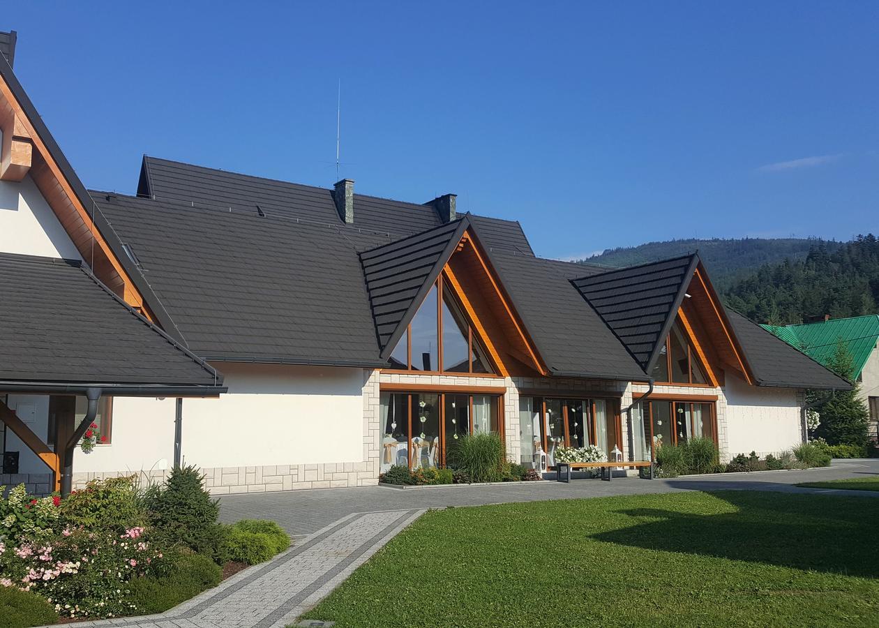 Hotel Beskidian Wegierska Gorka Buitenkant foto