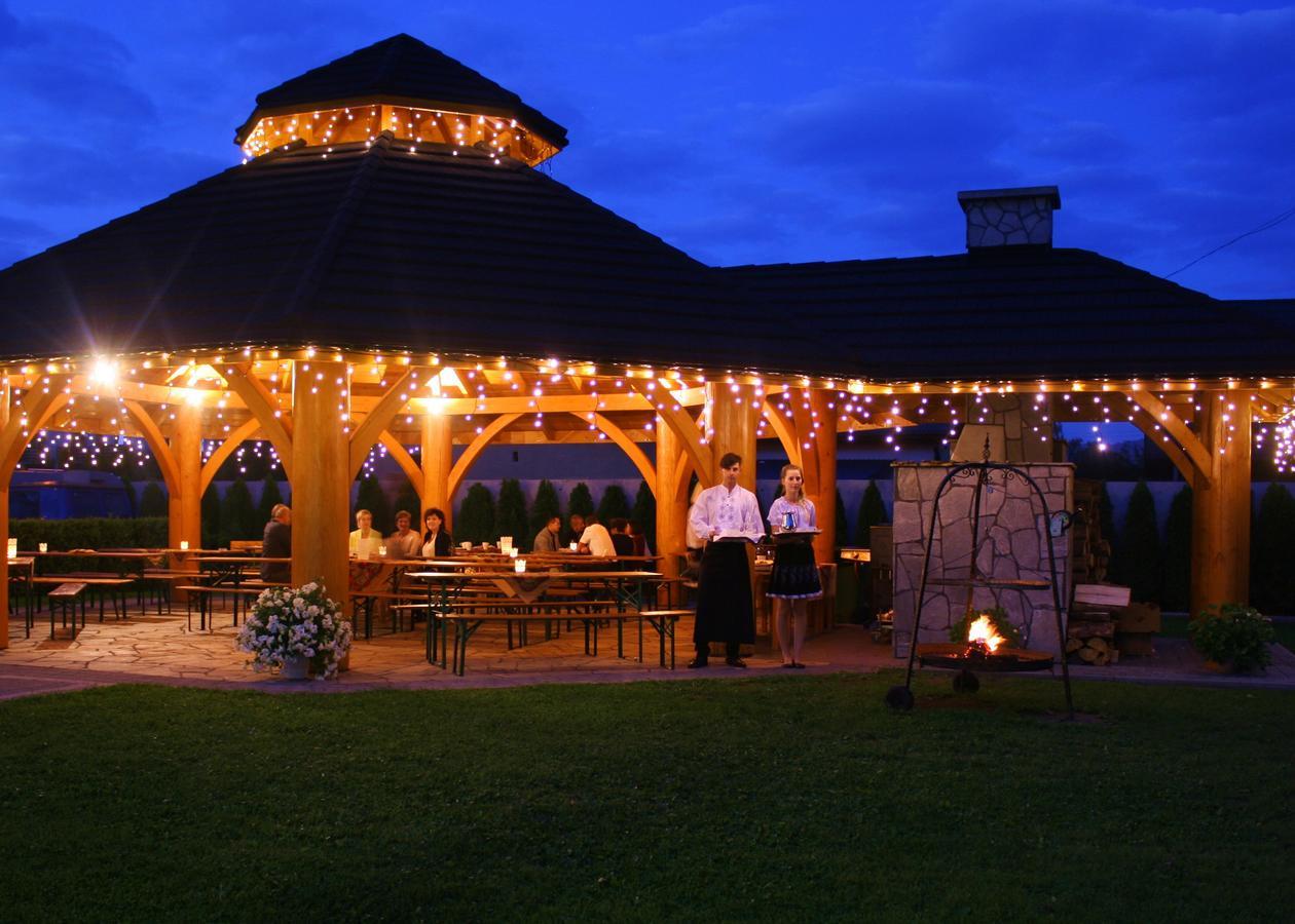 Hotel Beskidian Wegierska Gorka Buitenkant foto