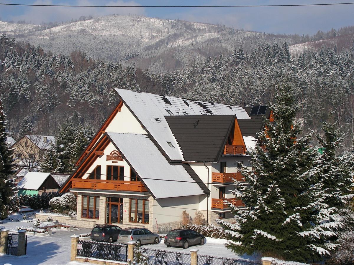 Hotel Beskidian Wegierska Gorka Buitenkant foto